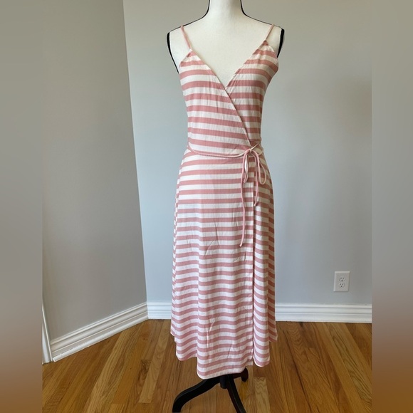 Olivaceous Wrap dress in a size large  pink and light cream new with tags  NWT - Picture 1 of 9